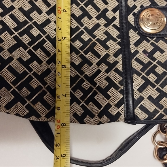 TOMMY HILFIGER Womens  Monogram Logo Crossbody Bag Purse Black gold Lock - Picture 5 of 8